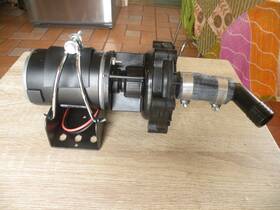 1000368103 Bergstrom New Open Box Booster Pump