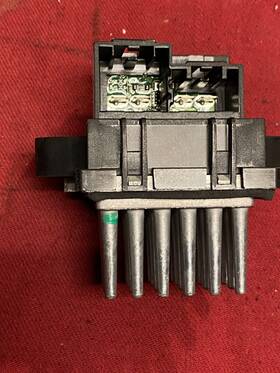 1000624505-03 Bergstrom 1000624505-03. Blower Motor Resistor