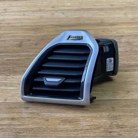 6805805 Bmw 2018 2019 2020 - 2024 M8 F93 Front Left Outer Dashboard Air Vent Oem