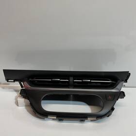 42841736 Buick 2024 Envista Front Center Dash Ac Heater Hvac Vent Duct Trim Panel Black