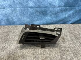 22946836 Cadillac Escalade Esv 2015-2020 Front Right Outer Dash Panel Vent Oem