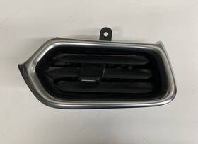 22953483 Chevrolet 22953484 18 19 20 21 23 Equinox Dash Left Outer Air Vent Grille Trim