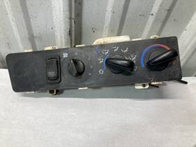 805-0060-002 Freightliner 2001-2003 Columbia 120 Temperature Controls - Used 8050060002