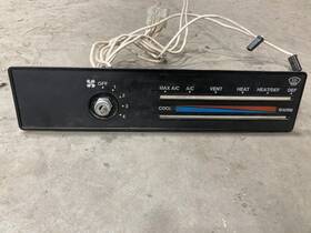 A22-30529-0 Freightliner Fld120 Heater A/c Temperature Controls - Used P/n A22305290