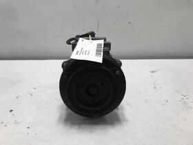 Q7h15 Freightliner Columbia 120 Air Conditioner Compressor - Used P/n