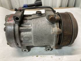 Qp7h15-4417s Freightliner M2 106 Air Conditioner Compressor - Used P/n Qp7h154417s