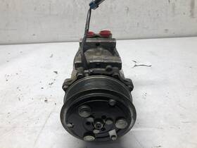 Ski4307 Freightliner Columbia 120 Air Conditioner Compressor - Used P/n