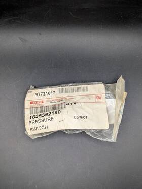1-83539-218-0 Gm Nos / Isuzu 1835392180 Trinary Pressure Switch - 97721617