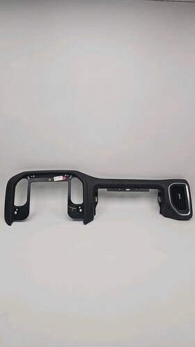 84420202 Gm Trucks 19-22 Chevrolet Silverado 1500 Dash Center Right Ac Air Vent Trim Panel