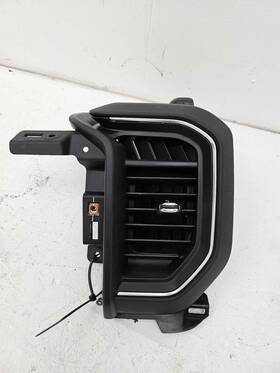86801604 Gm Trucks 2022-2024 Gmc Sierra 1500 Front Right Dashboard Outer Ac Air Vent With Cover Panel