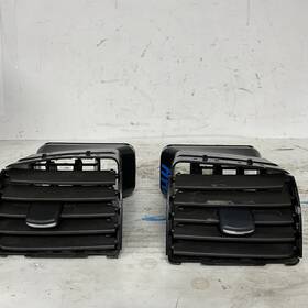 M15191920 Gmc 2004-2012 Canyon Pair Front Center Heater A/c Air Vents Used Oem Black