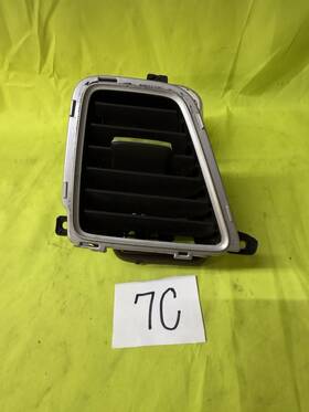 77690-tr6-c1 Honda 2013-15 Civic Center Dash Air Vent Oem 77690tr6c1