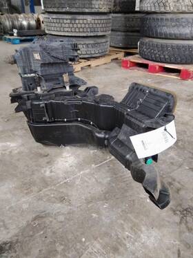 3646710 International 2393808 Lt Heater Assembly