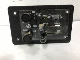 441355001 International Re3000 Heater A/c Temperature Controls - Used P/n