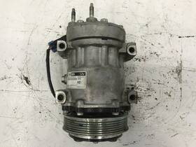 5600i International Air Conditioner Compressor - Used