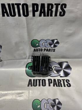 52l14trmab Jeep 5zl14trmab 2017-2021 Compass Rear Center Console Air Vent Grille Oem