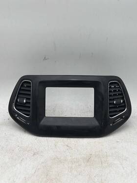 5zl49trma Jeep 17-21 Eep Compass Center Dash Radio Screen Air Vent Trim Bezel Oem