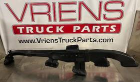 F66-2361 Kenworth Duct-panel
