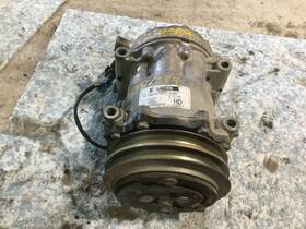 U4491 Kenworth T2000 Air Conditioner Compressor - Used P/n