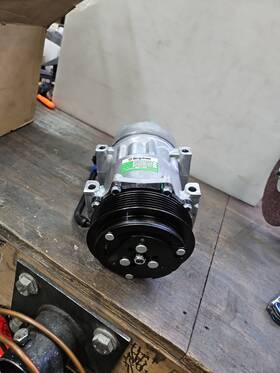1000139484 Kysor 1410003 Bergstrom A/c Compressor With Clutch Genuine