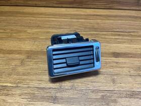 Lr072448 Land Rover 2015-2019 Discovery Sport L550 Front Right Dash Air Vent Oem