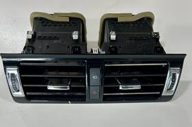 Jl7b-19k617-af3ja6 Lincoln 2018 Navigator Front Center Ac Air Vent With Hazard Switch Blk