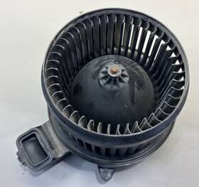 Mahle 18331-0113 18331 0113 Blower Motor Ac/ Heater Fan W205 7010 00