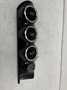 2476806202 Mercedes-benz 2021-2025 Gla250 Center Dash Heat A/c Air Vent Trim Panel Note Oem