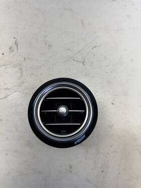 A2138308000 Mercedes-benz 2017 - 2023 E300 Oem Right Front Outer Dash A/c Air Vent
