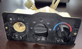 18-03858 Peterbilt 379 Hvac Ac Controls 330 357 377 375 385 378 Sprague
