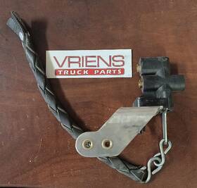 C90-1107-001 Peterbilt Air-valve Single Outlet