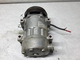 Le0122 Peterbilt 389 Air Conditioner Compressor - Used P/n