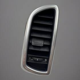 7p5819704b Porsche 11-18 Cayenne Front Right Outer Center Console Air Vent 2116
