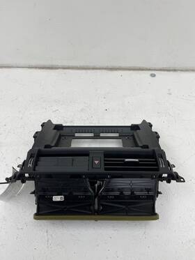 My42-014l21-a Range Rover 2021-2023 Land Discovery 2l Awd Center Dash Air Vent Duct Panel With Hazard