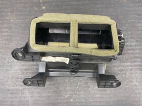 00001839 Rivian 2022-2024 R1s Oem Rear Center Lower Air Vent Duct Grille Outlet