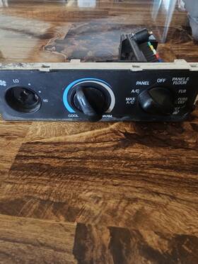 F7hh19d961aa Sterling 1999-02 A9513 Heater A/c Temperature Controls - Used P/n