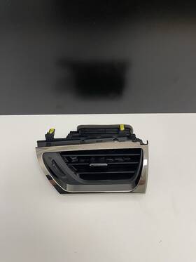 55680-07040 Toyota 2013-2018 Avalon Dash Dashboard Right Passenger Outer Air Vent Oem