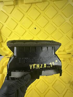 58860-06020 Toyota 2011 Venza Rear Center Console Back Air Vent Grille Oem 5886006020