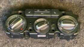 5c0820047bc Volkswagen Beetle Heat/ac Controller B3946