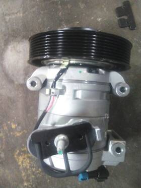3883723 Volvo 2589453 Air Conditioner Compressor
