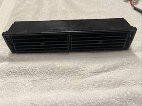 3519986 Volvo 1984-1995 740 940 Center Dash Air Vent