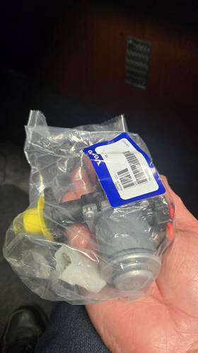 3946692 Volvo 869856 Solenoid Automatic Temperature Control Valve Fits Trucks