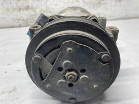 8088112 Volvo Vnl Air Conditioner Compressor - Used P/n