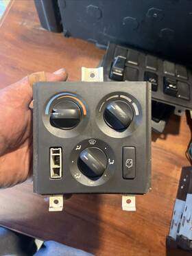 R2659005 Volvo Vnl Heater A/c Temperature Control - Used P/n